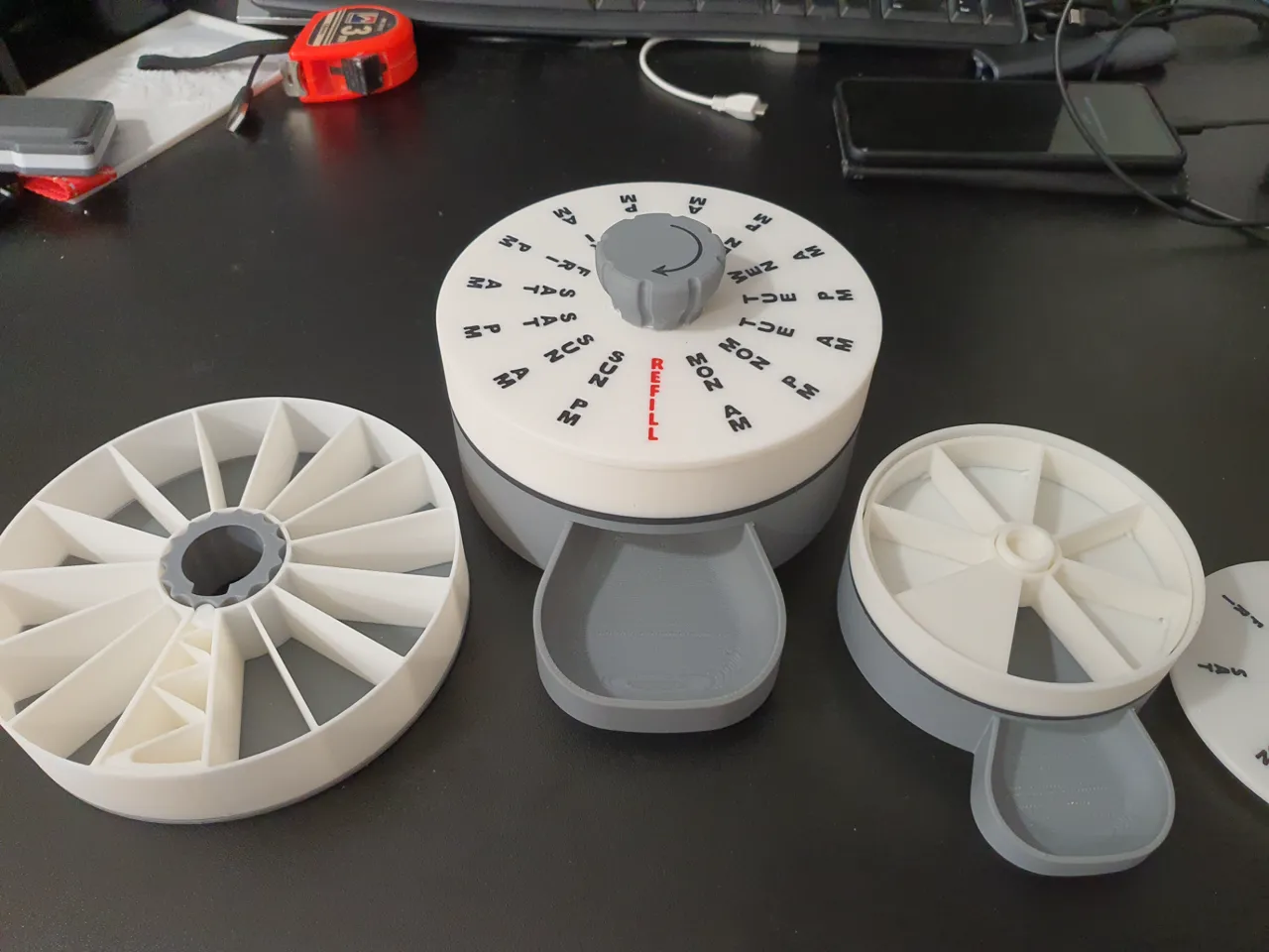 One Click weekly pill dispenser V2.0 view 4