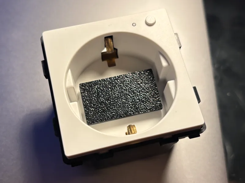 Simple & Safe Outlet Plug for Kids (EU Tested)