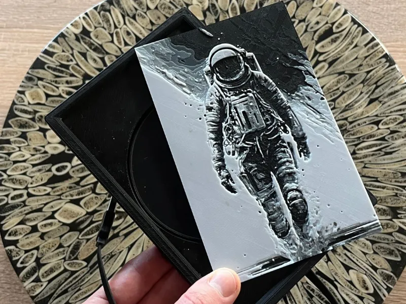 Cover Charger Astronauta