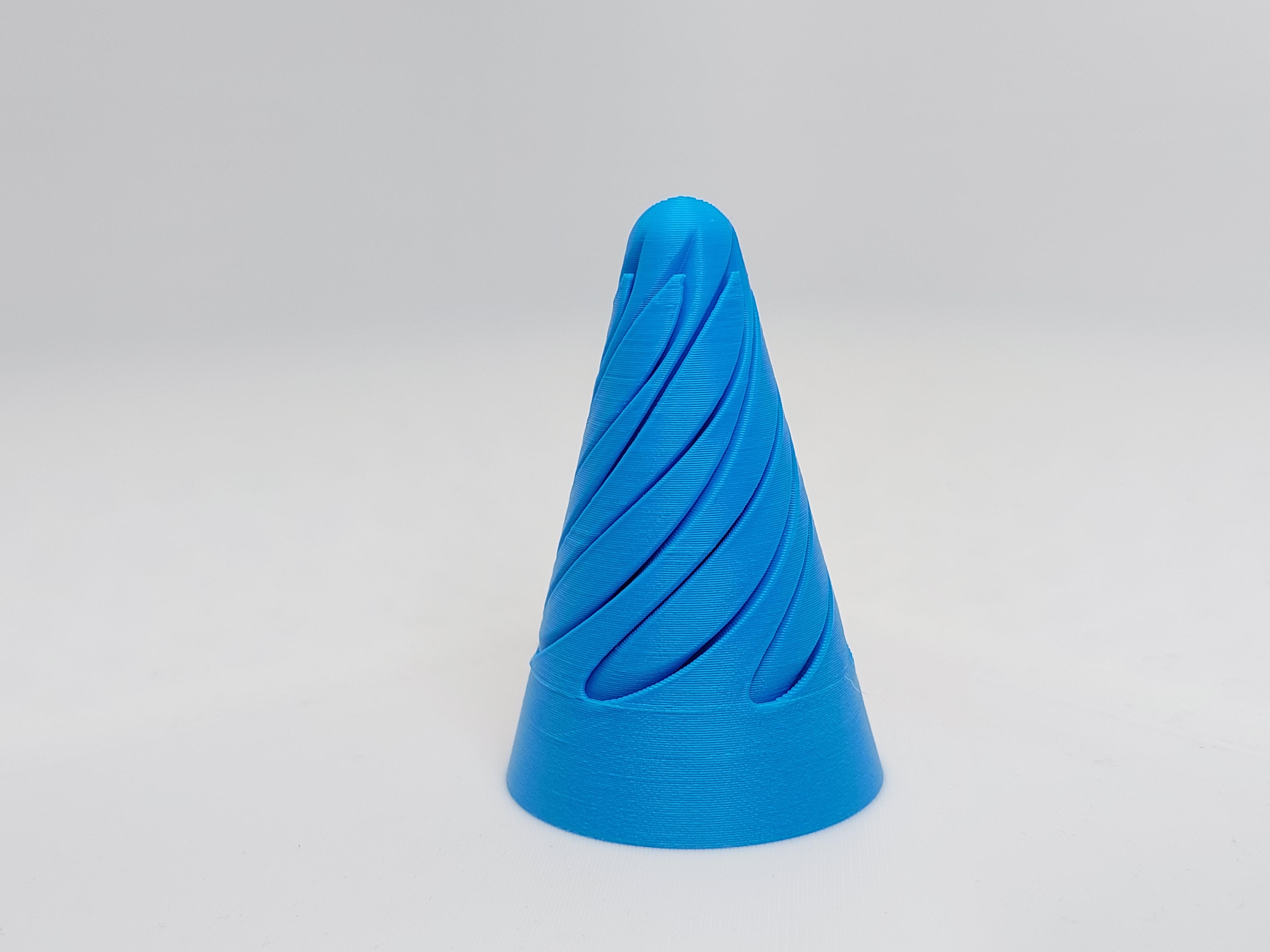 Miniatura 1 do modelo 3D Impossible Passthrough Cone Fidget