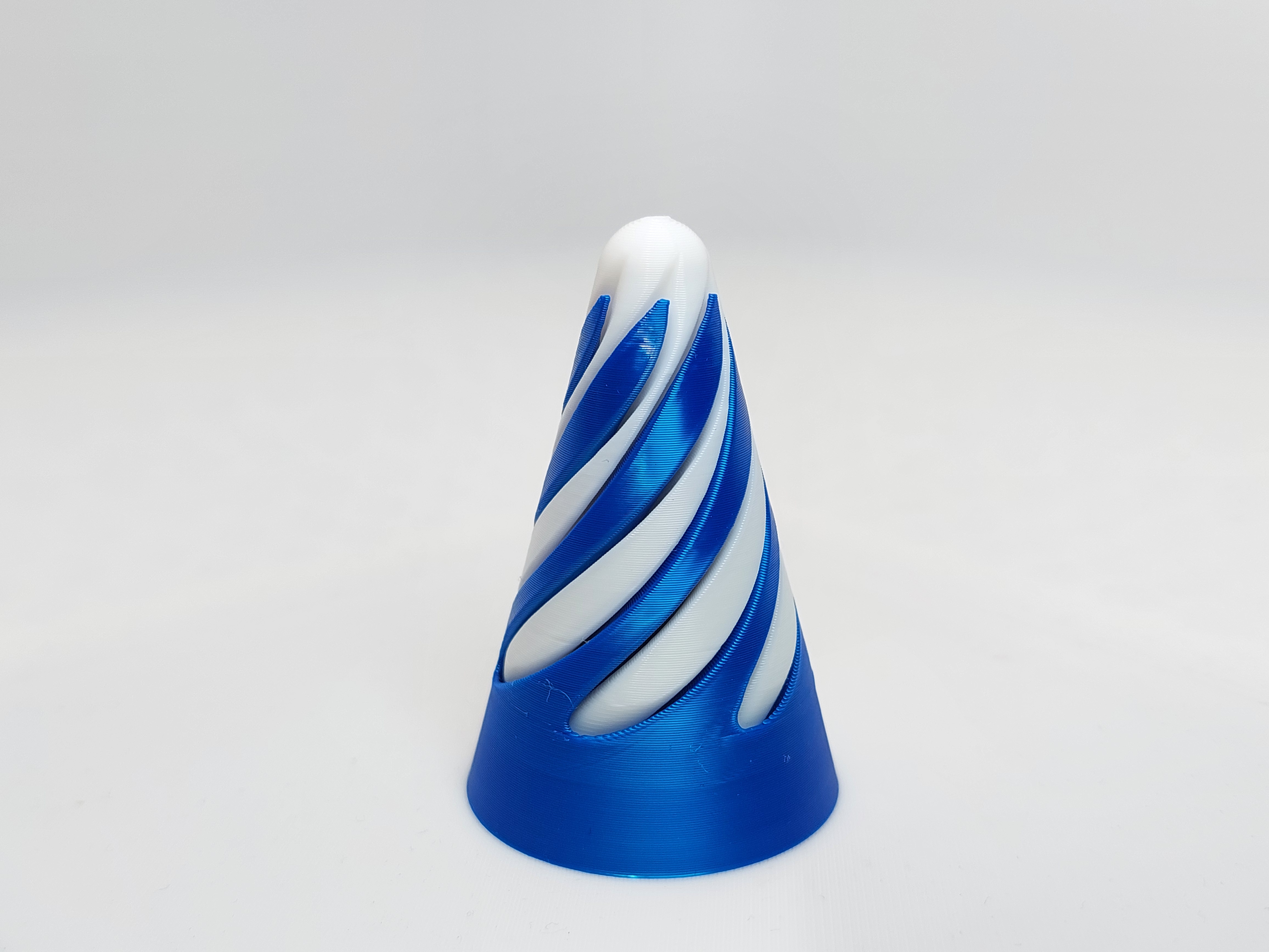 Miniatura 2 do modelo 3D Impossible Passthrough Cone Fidget
