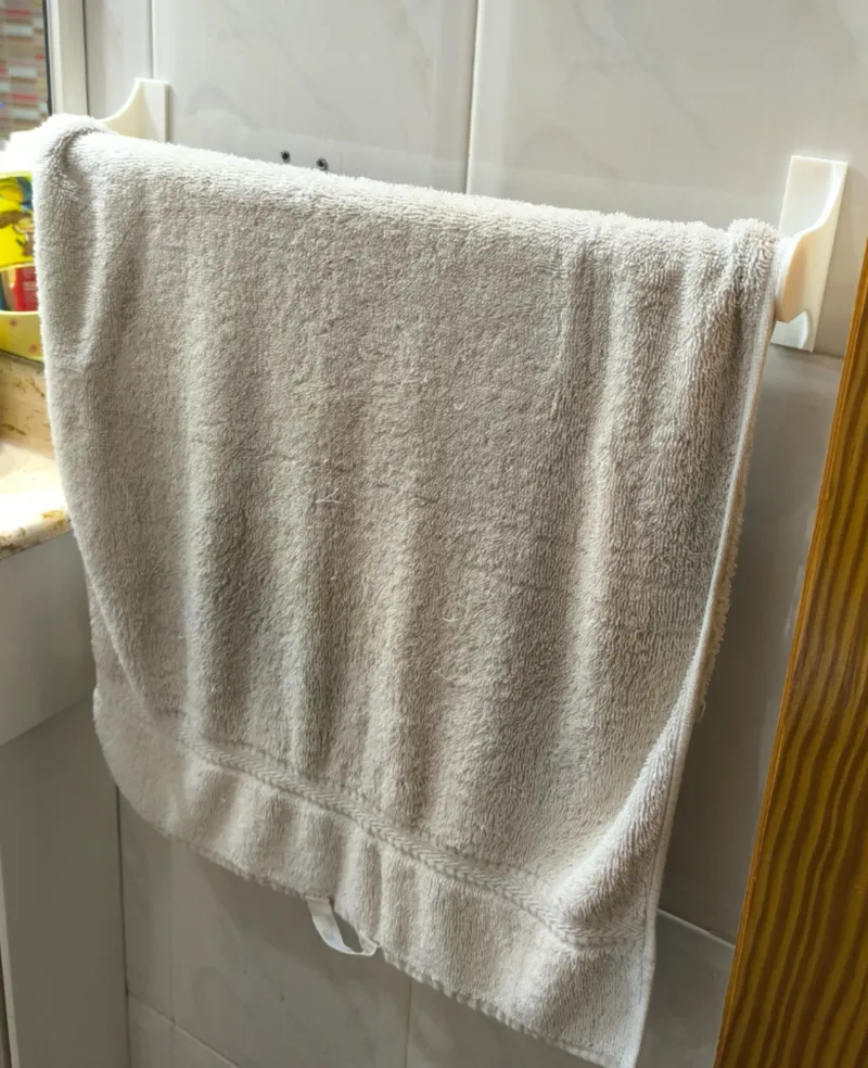 Toallero Mano V 50CM