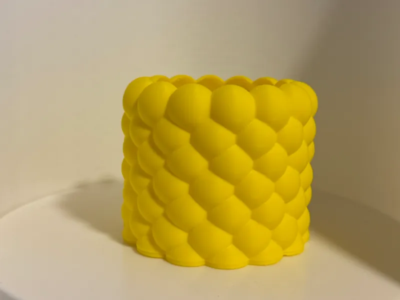 Kleine Bälle Blumentopf