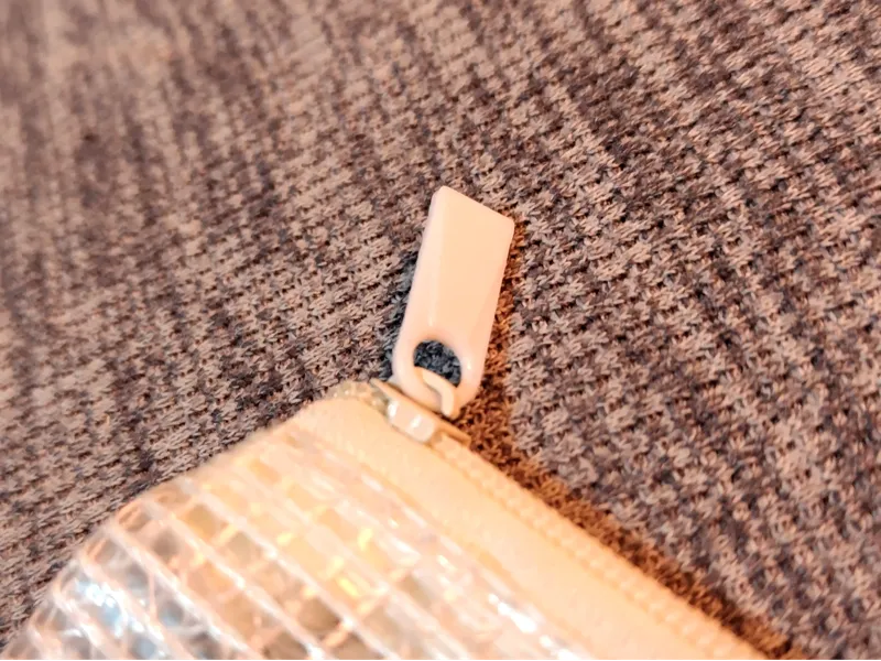 Zipper handle