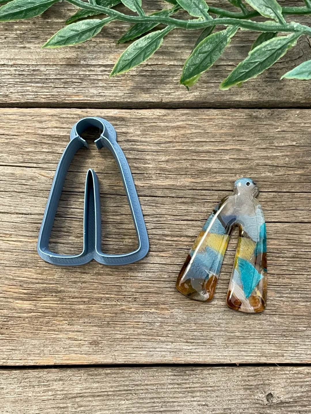 Bellbottoms Earring Cutter view 3