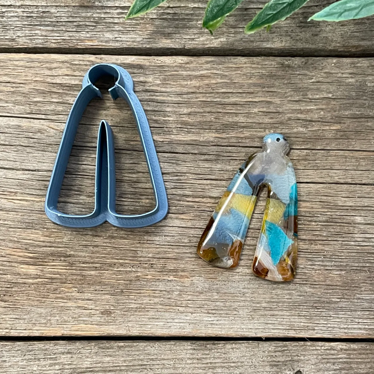 Bellbottoms Earring Cutter view 4