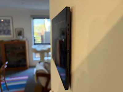 Ultra-thin Tablet Wall Mount
