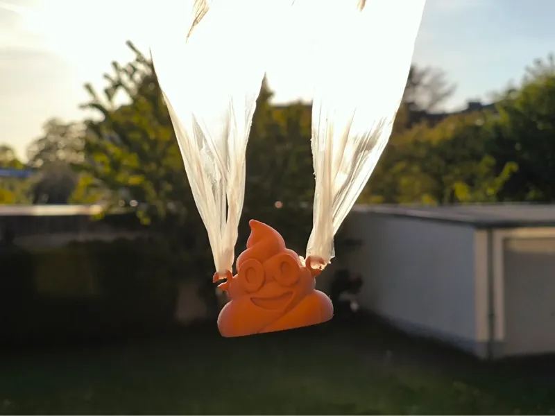 Flying Poo Fallschirm Kackhaufen Shit