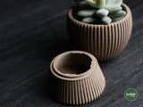 Малка минималистична саксия
