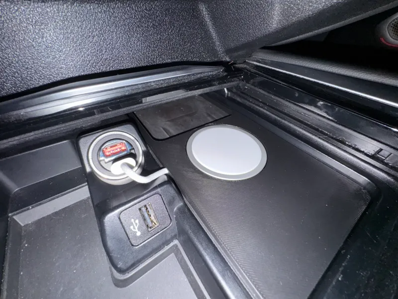 Magsafe adapter for BMW Z4 (G29) w/ Cable Storage