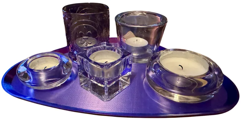 Triangular candle tray