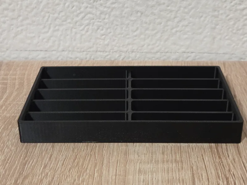 Organizer for slim cigarette pack