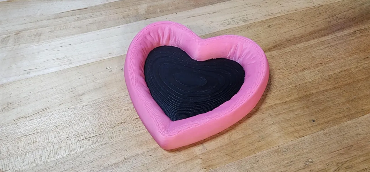 Heart Shaped Mini Figurine Pet Bed Earring Holder view 2