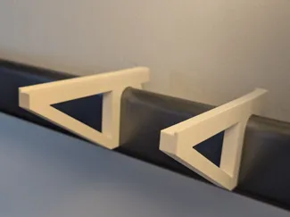 Shelf support for 2cm thick board