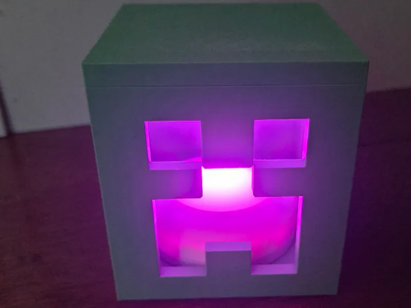 Minecraft Creeper Night Light (Puck Light)