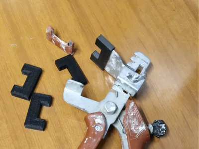 Pliers replacement - tile aligner