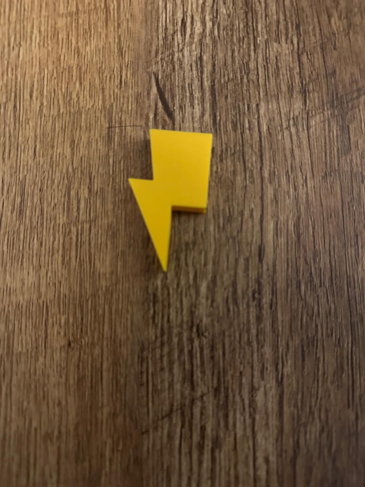 Miniatura 4 do modelo 3D lightning bolt key ring