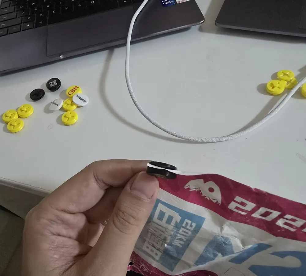 Marathon bib number clip run button - Free 3D Print Model - MakerWorld