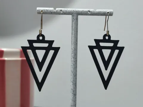 Pendientes: Aretes Vértice V-Style — referencia de MakerWorld