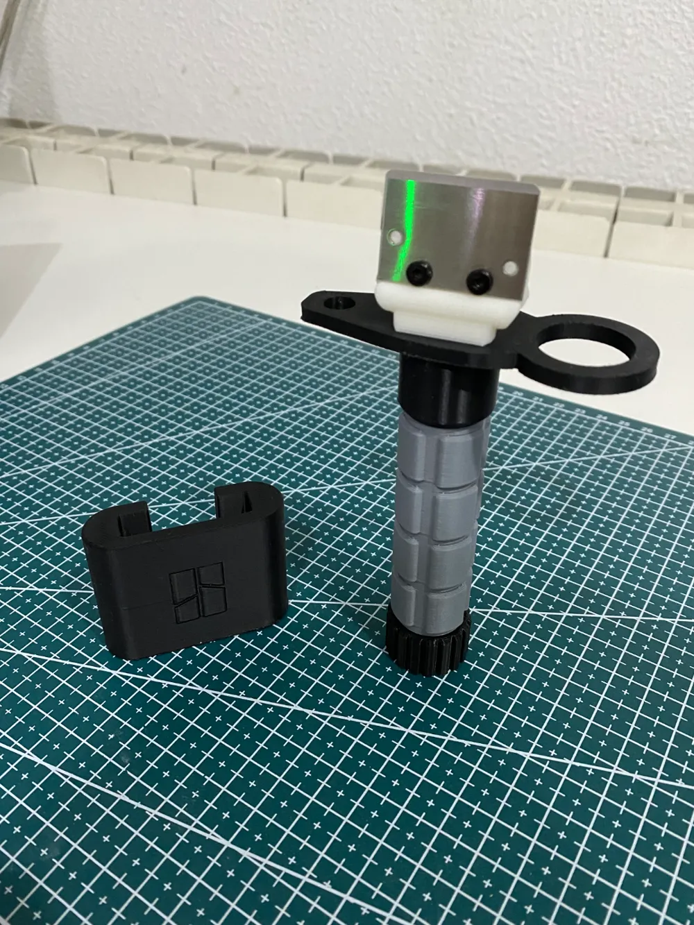 Bambu Scraper Grip - Original Bayonet Design - Free 3D Print Model ...