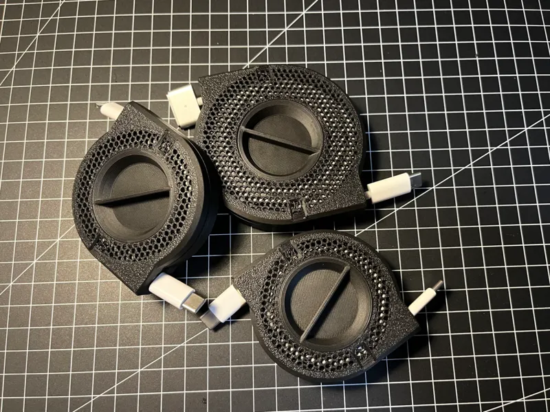 Cable reel with gridfinity box