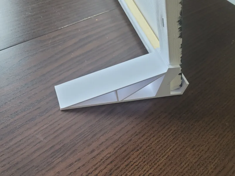 Stable desk easel