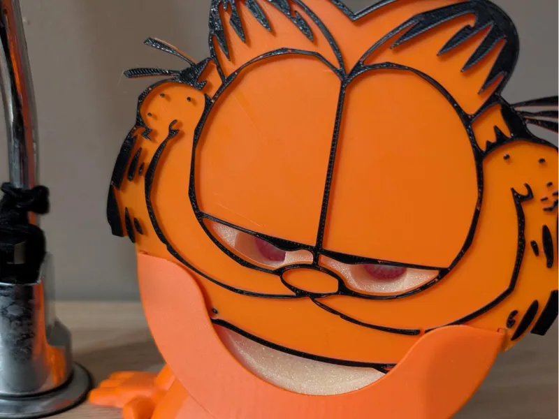 Garfield Scrub Daddy/ Mommy mask