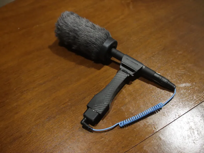 Handle for shotgun mic + DJI mic