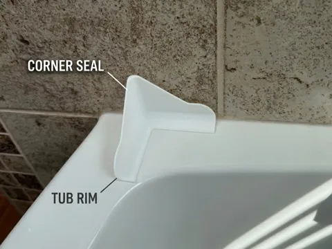 Letrero o emblema decorativo: Tub Corner Water Guard — referencia de MakerWorld