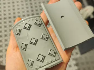 no supports, removable spikes, 2 shields