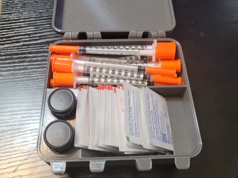 SnapLock box for syringe based medicine