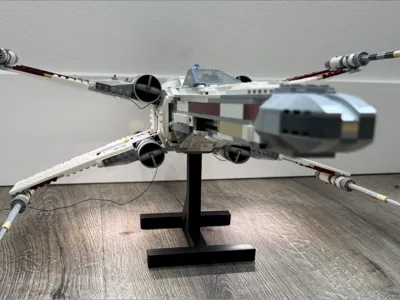 UCS Display Stand - Red Five X-wing (10240)