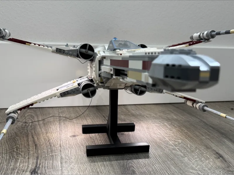 UCS Display Stand - Red Five X-wing (10240)