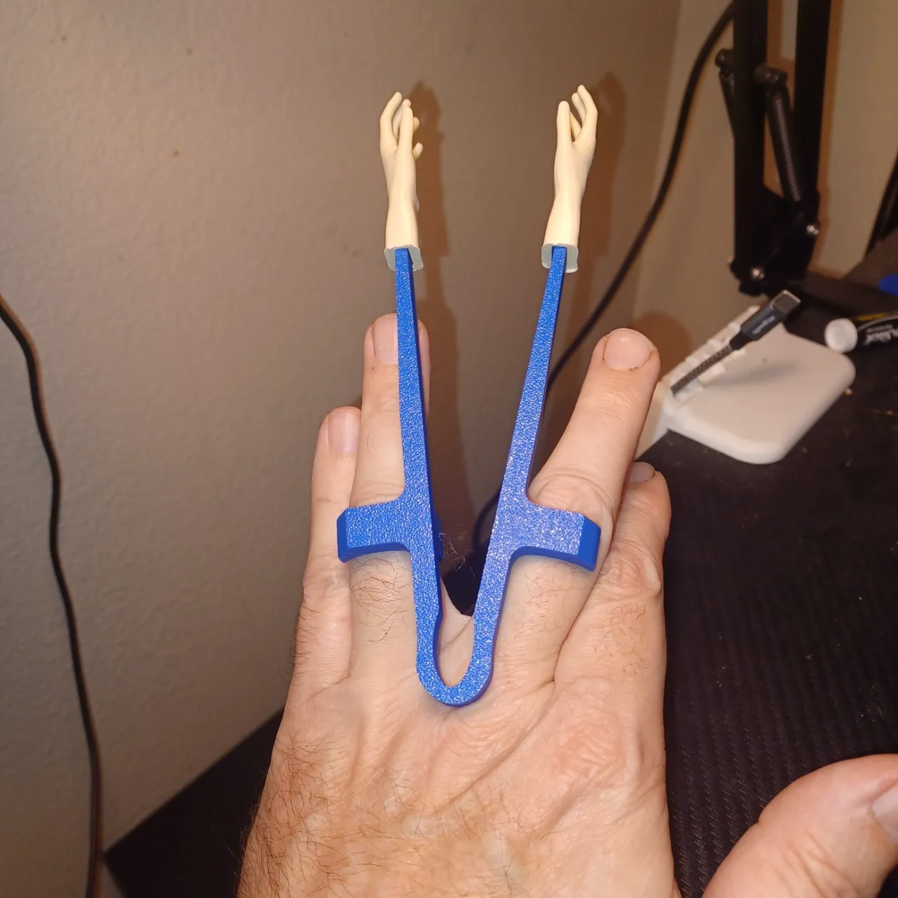 THE ORIGINAL Gaming Finger Chopsticks Helping Hand view 2