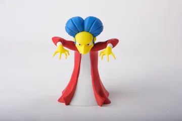 Figura decorativa: The Simpsons Treehouse of Horror Mr. Burns Vampire — vista de referencia 3