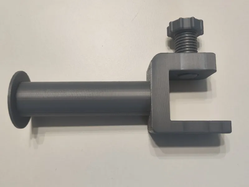 Spool holder with clamp