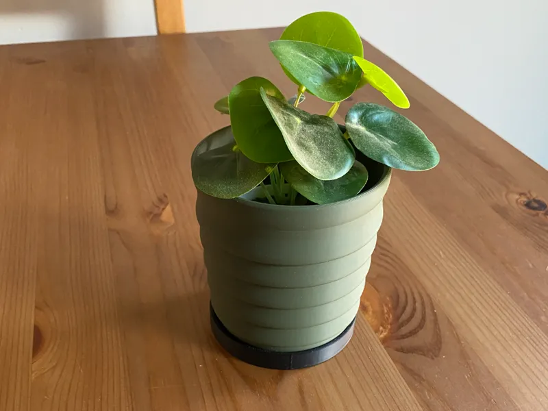 Soft Ribbed Style Planter
