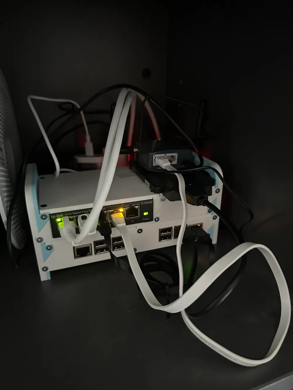 Modular Mini PiRack | Pi 4B | Pi 3B | TL-SG105E by noahsleepy - MakerWorld