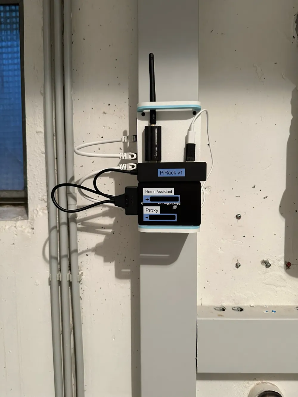 Modular Mini PiRack | Pi 4B | Pi 3B | TL-SG105E by noahsleepy - MakerWorld