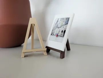 Marco decorativo: A-Frame Display Easel (Print-in-Place, 4 Sizes) — vista de referencia 3