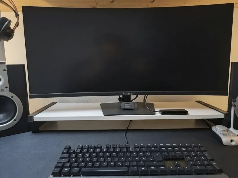 Monitor raiser