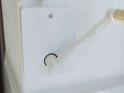 Casing for crank-operated blind