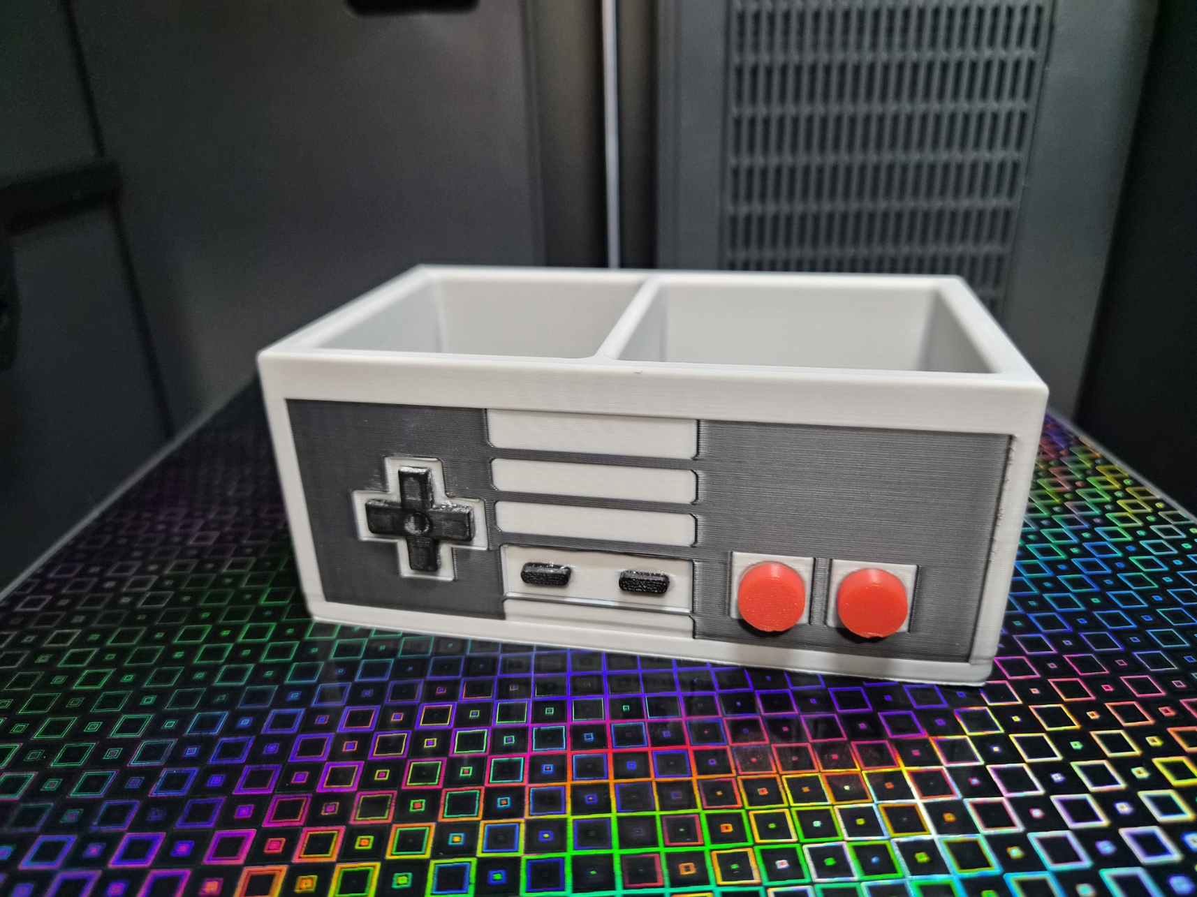 Miniatura 4 do modelo 3D NES Controller Desk Organizer 