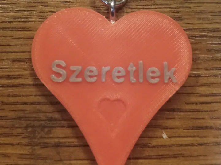 Szives kulcstartó ,,Szeretlek" felirattal