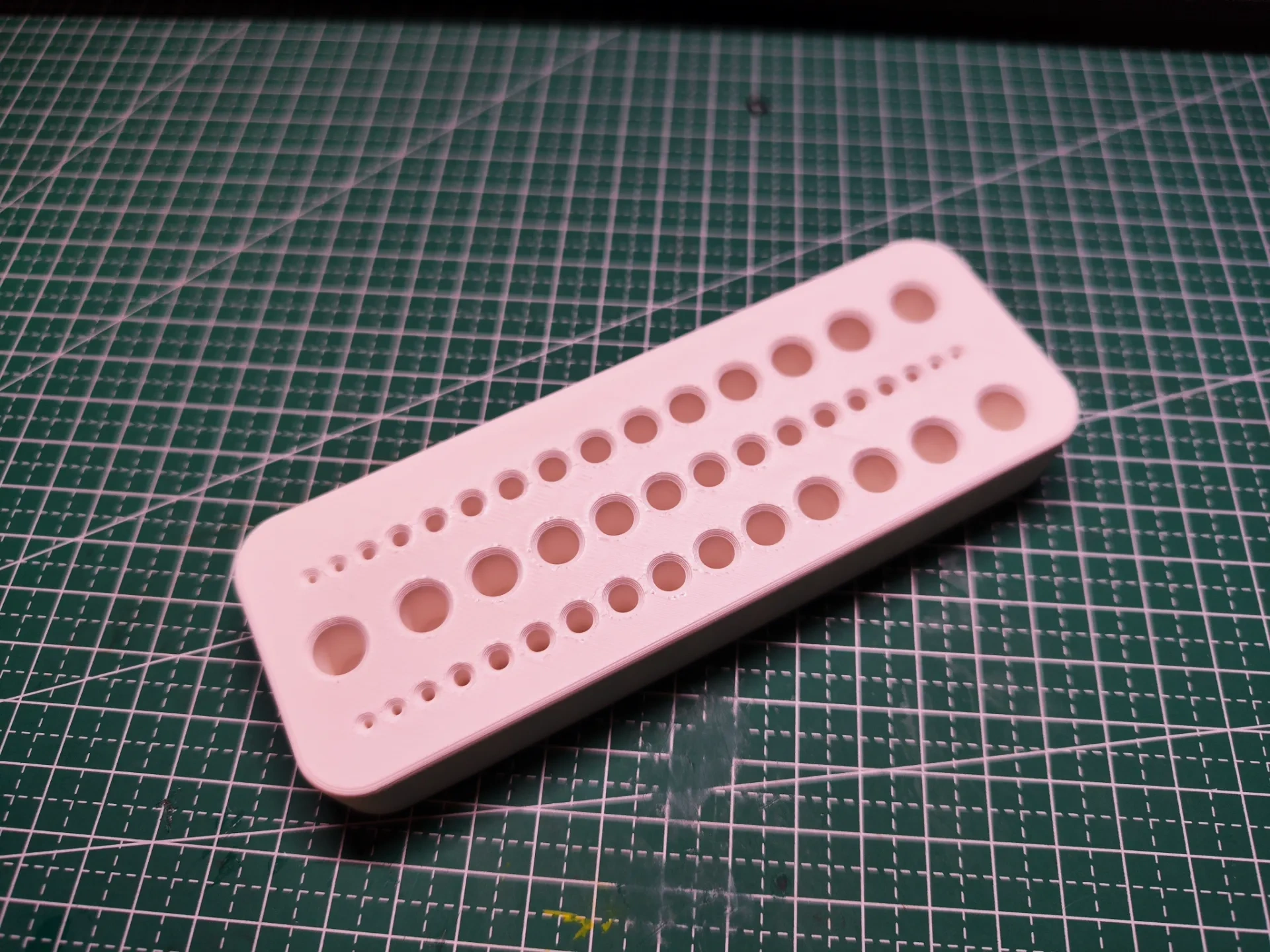 Miniatura 1 do modelo 3D 方形洞洞板-钻头套装收纳架