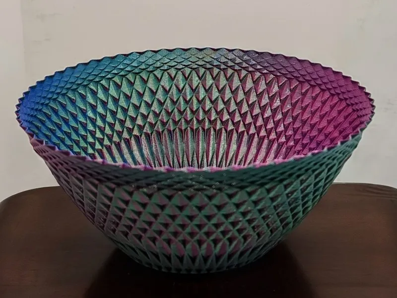 Bowl with small facets