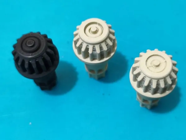 Pièces Beyblade X — bit lisse et bit pointe