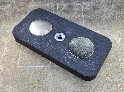 Magnetic tripod mount