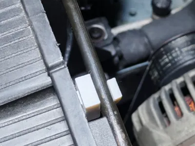 hood rod support clip for ibiza 6j
