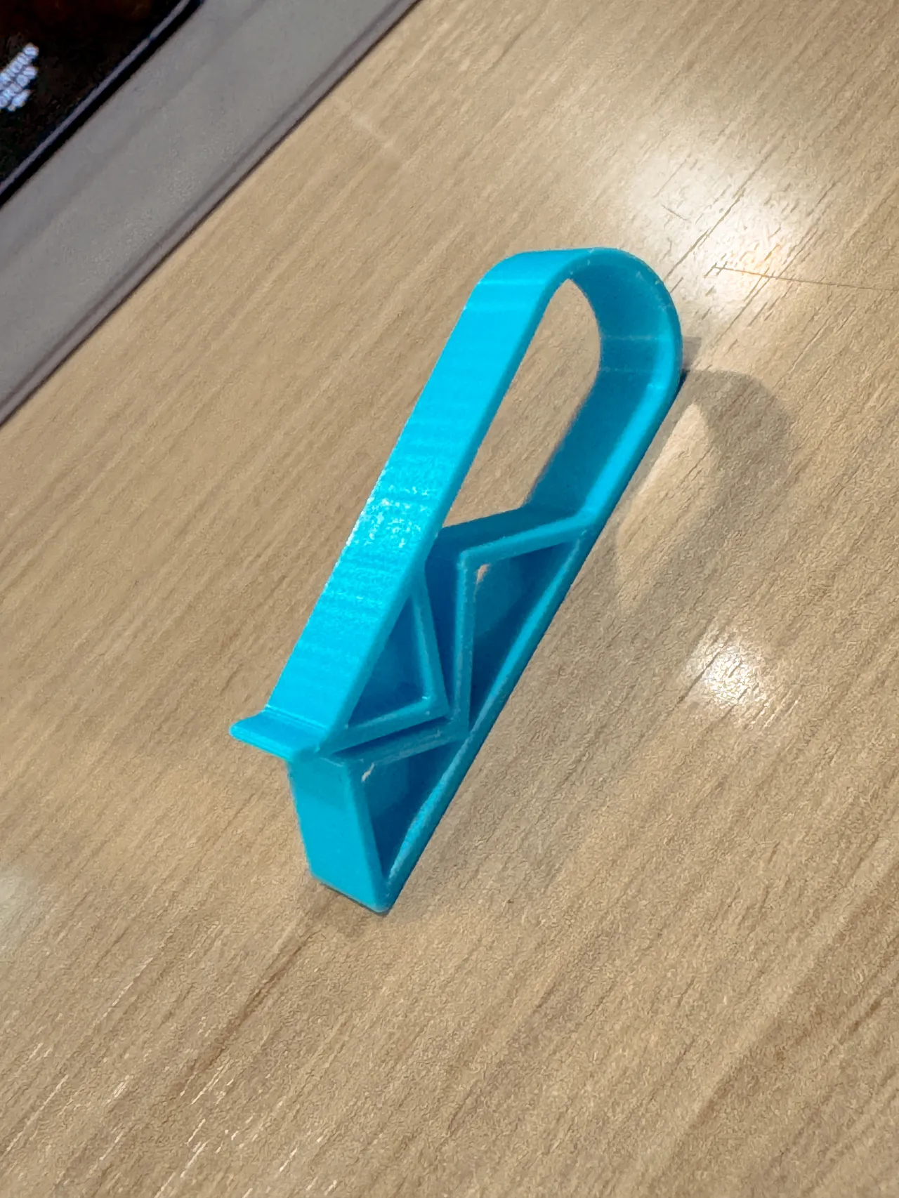 Flexible Trash Bag Clip, Secure, Simple, Versatile view 4